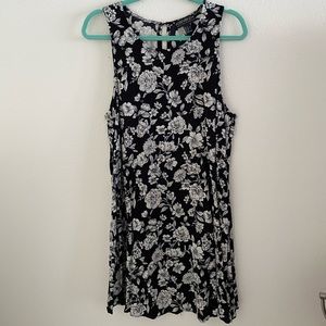 Forever 21 black and white floral dress 1X